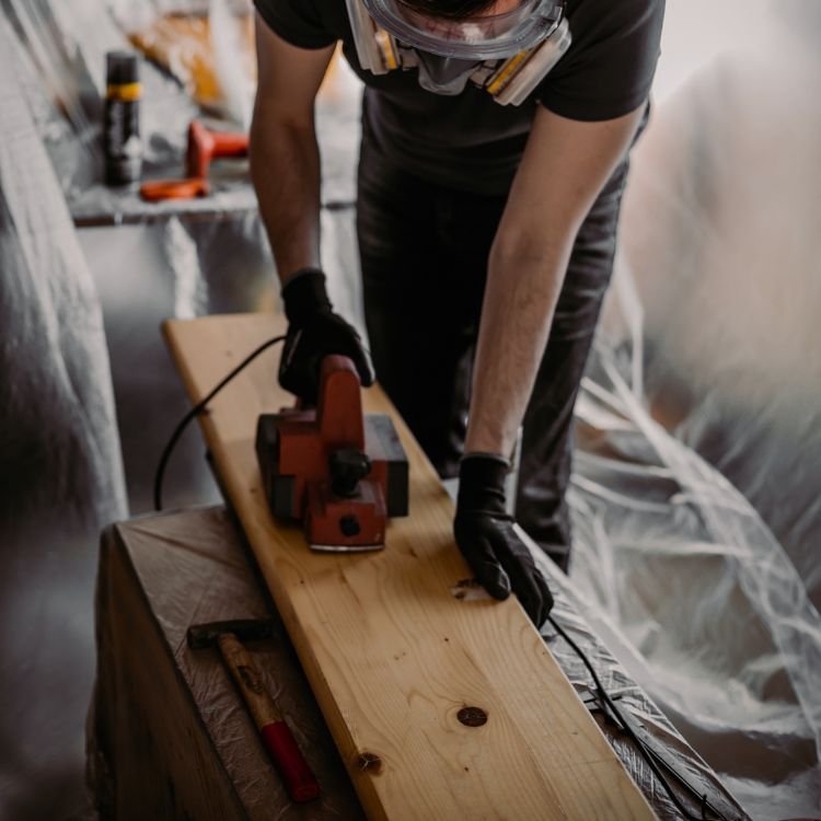 Emergency carpentry service for urgent home repairs